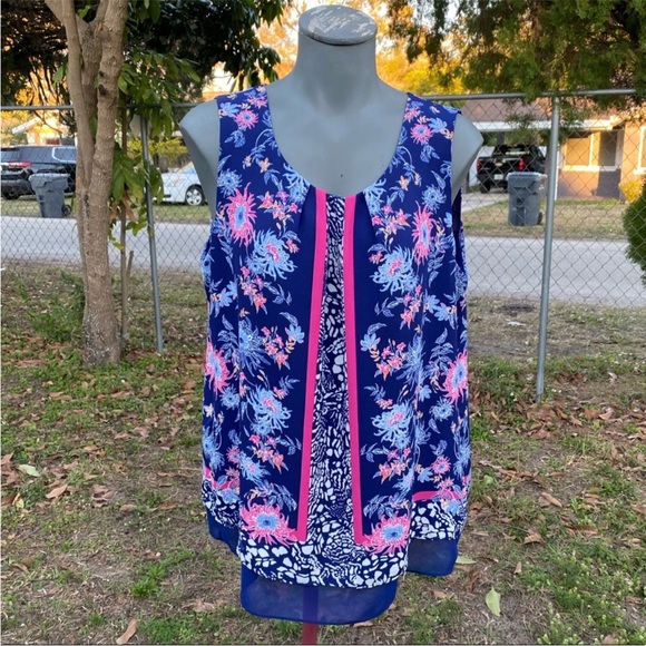 Rose & Olive Tops - Rose & Olive Floral Print tank Top Size Large